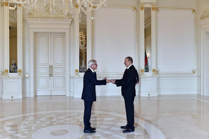 Ilham Aliyev receives credentials of Netherlands ambassador 